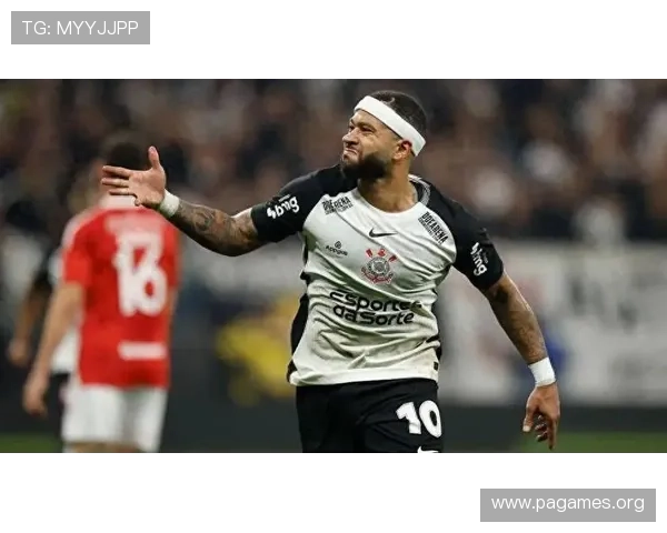 德佩双脚踩球戏耍对手遭不满反击 双方爆发激烈冲突