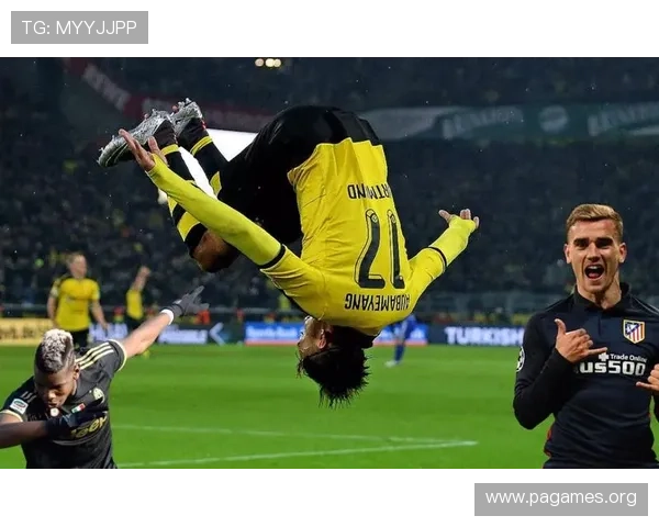 裁判判罚引发争议球员庆祝太拉风队友围拥全场气氛燃爆